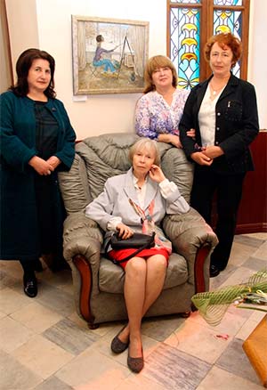 Наталья Смирнова (в центре)