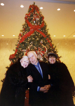 Первый Новый Год вместе: Межиров с женой и дочерью в Нью-Йорке, 1995 год